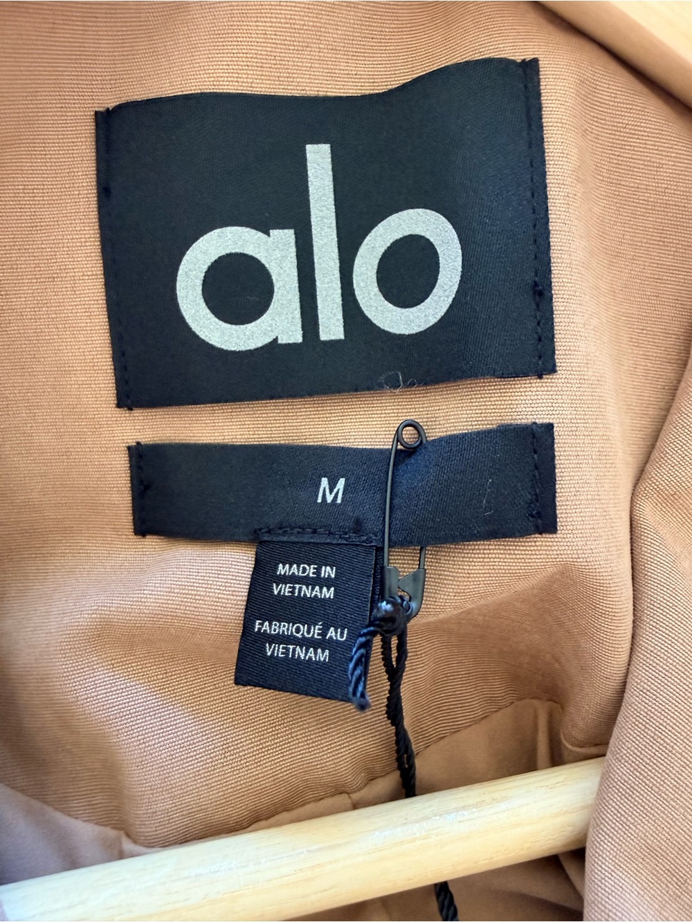 ALO Yoga Prime Trench Toasted Almond M NWT - Picture 7 of 11